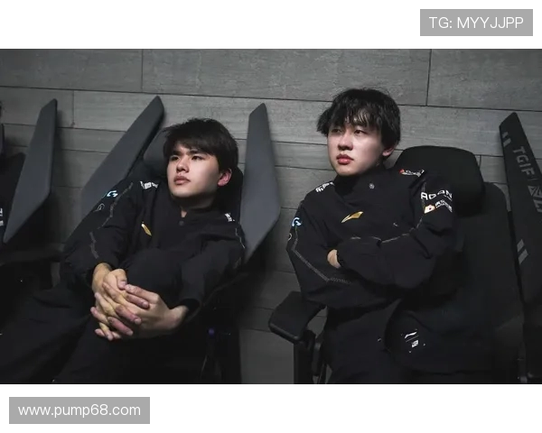 EDG与RNG激战正酣双雄对决剑指全球总冠军荣耀